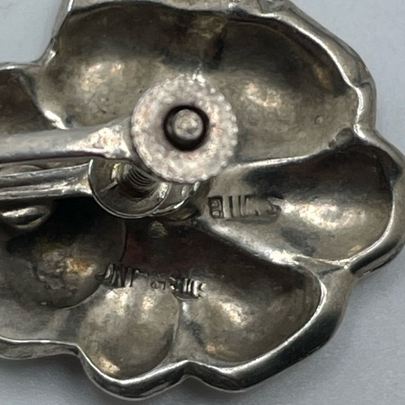 Vintage Heavy Sterling Screw On Earrings! - Picture 2 of 3